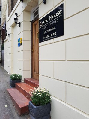 Entrada de la propiedad