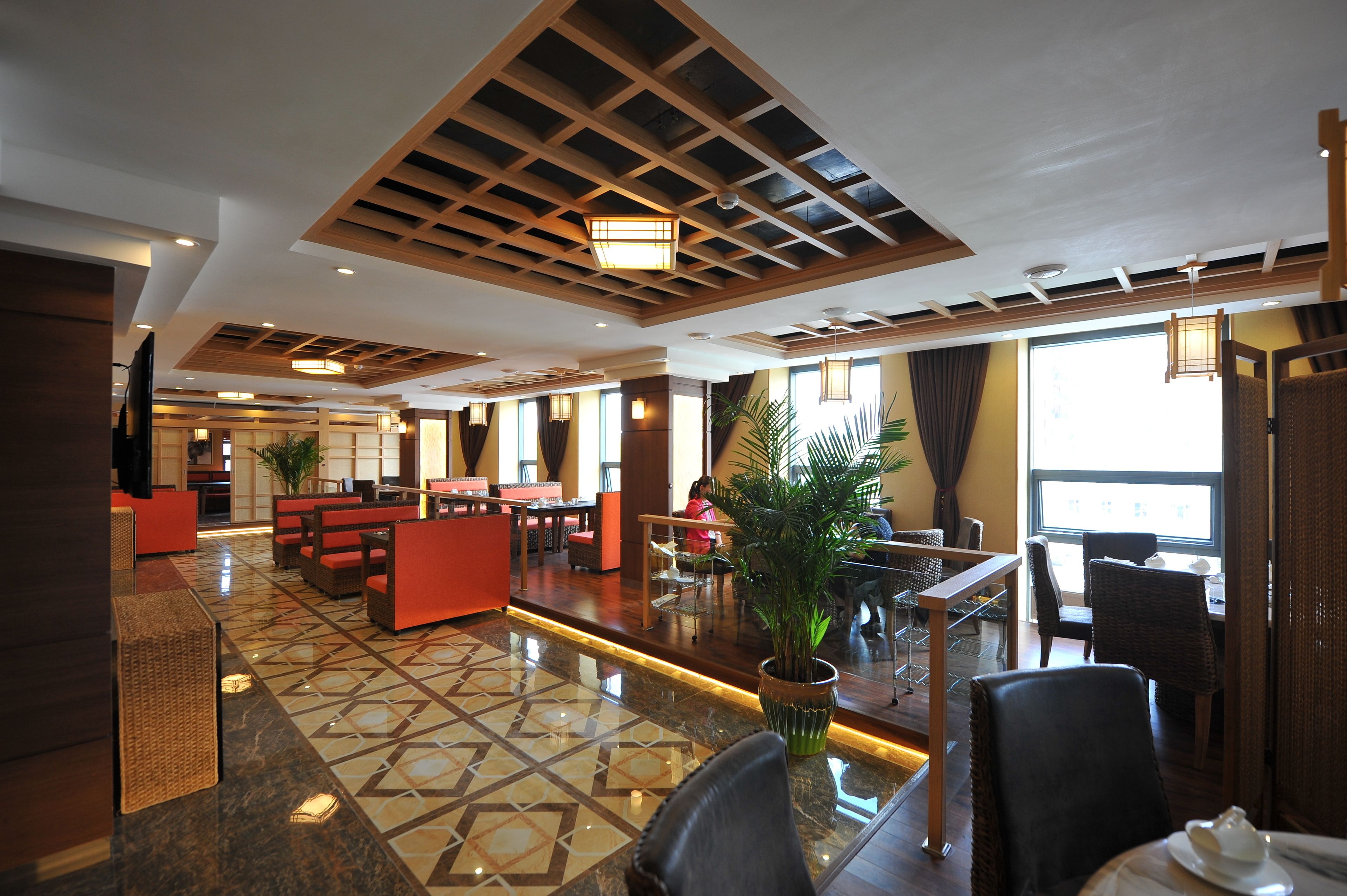 2 restaurants, breakfast, lunch, dinner served; Korean cuisine 