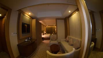 Business Twin Room, 1 Bedroom | Living area | Flat-screen TV, pay movies