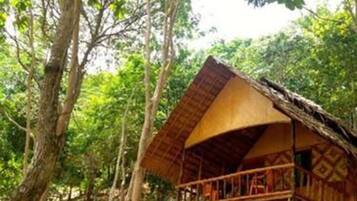 Beachfront Bungalow | Camas extra y wifi gratis