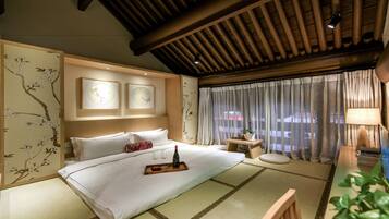 Tatami Room (Free Train Station Pick Up) | 1 bedroom, Frette Italian sheets, premium bedding, down duvets