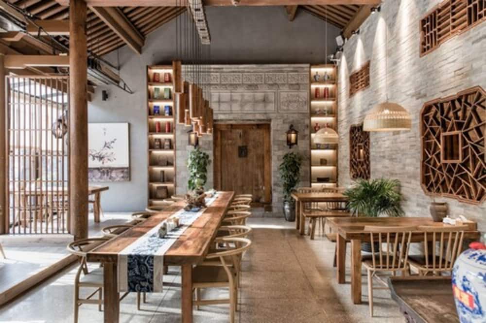 Water Hotel Pingyao