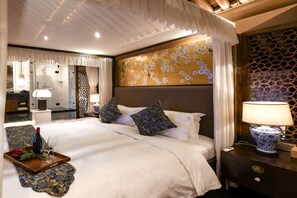 Premier-sviitti, 1 suuri parisänky (Free Train Station Pick Up) | 1 makuuhuone, italialaiset Frette-lakanat, ylelliset vuodevaatteet