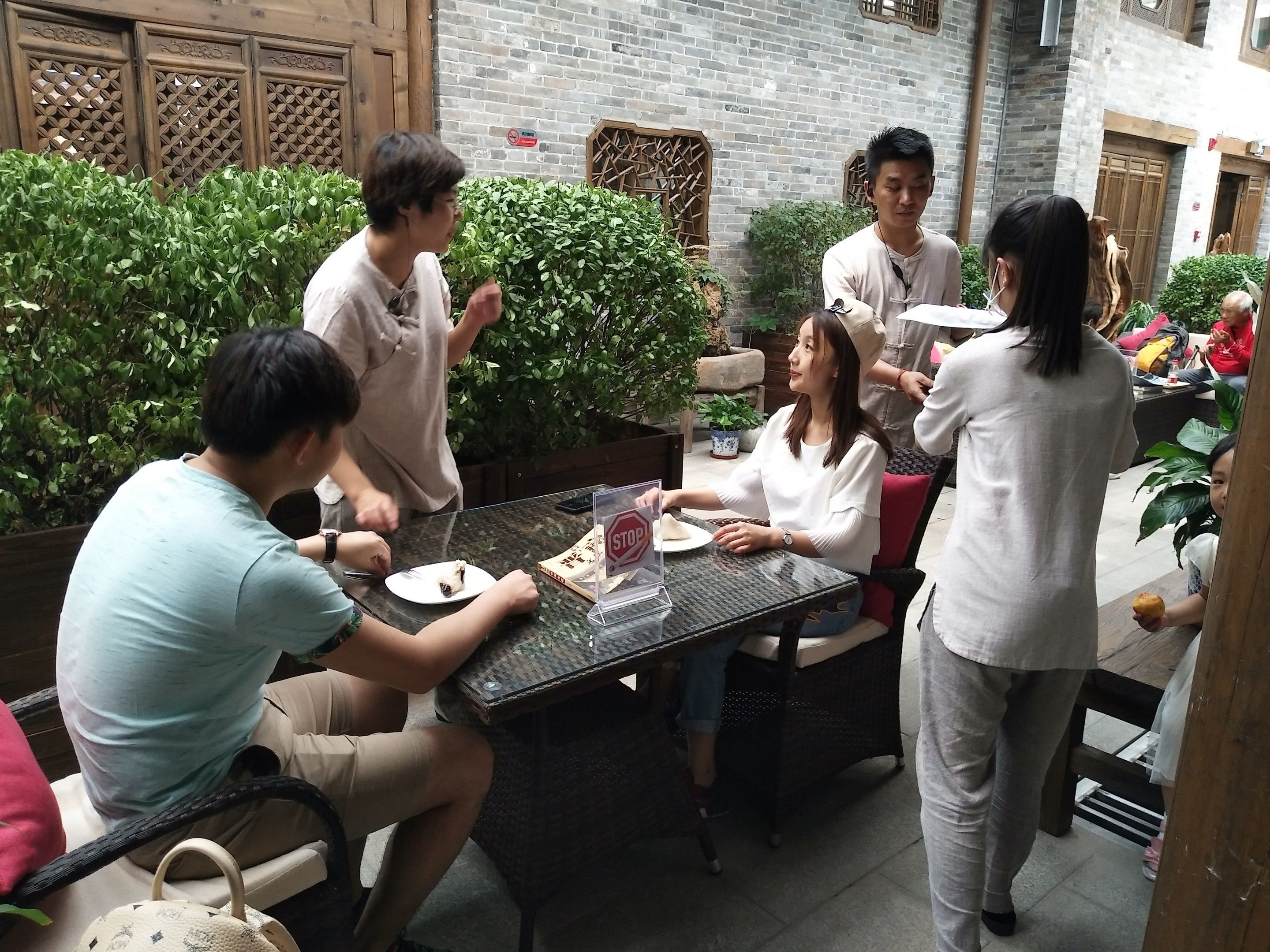 تقديم الإفطار