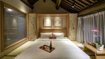 Tatami Room (Free Train Station Pick Up)