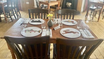 Lunch and dinner served