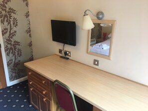 Double Room | Free WiFi - El Cafe at The White Swan (Warwick)