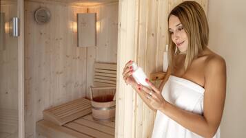 Kamar Double Deluks, sauna, pemandangan kebun anggur | 1 kamar tidur, meja kerja, dan ruang kerja ramah laptop