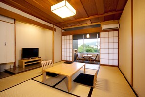 트래디셔널룸 (Tatami Room) | 고급 침구, 오리/거위털 이불, 미니바, 객실 내 금고