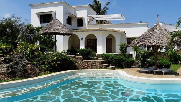 Outdoor pool - Kibali Villas Resort (Malindi)
