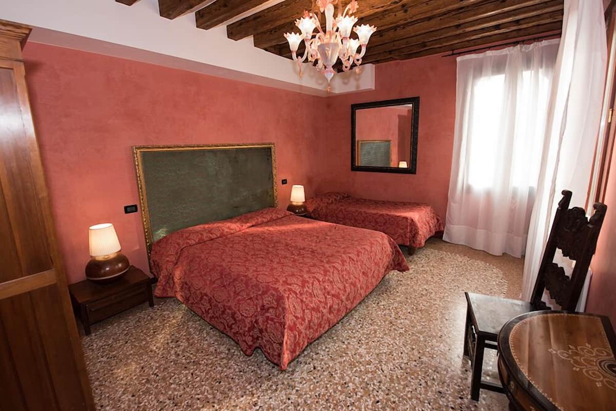 3 habitaciones, wifi gratis y ropa de cama