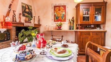 Free daily continental breakfast