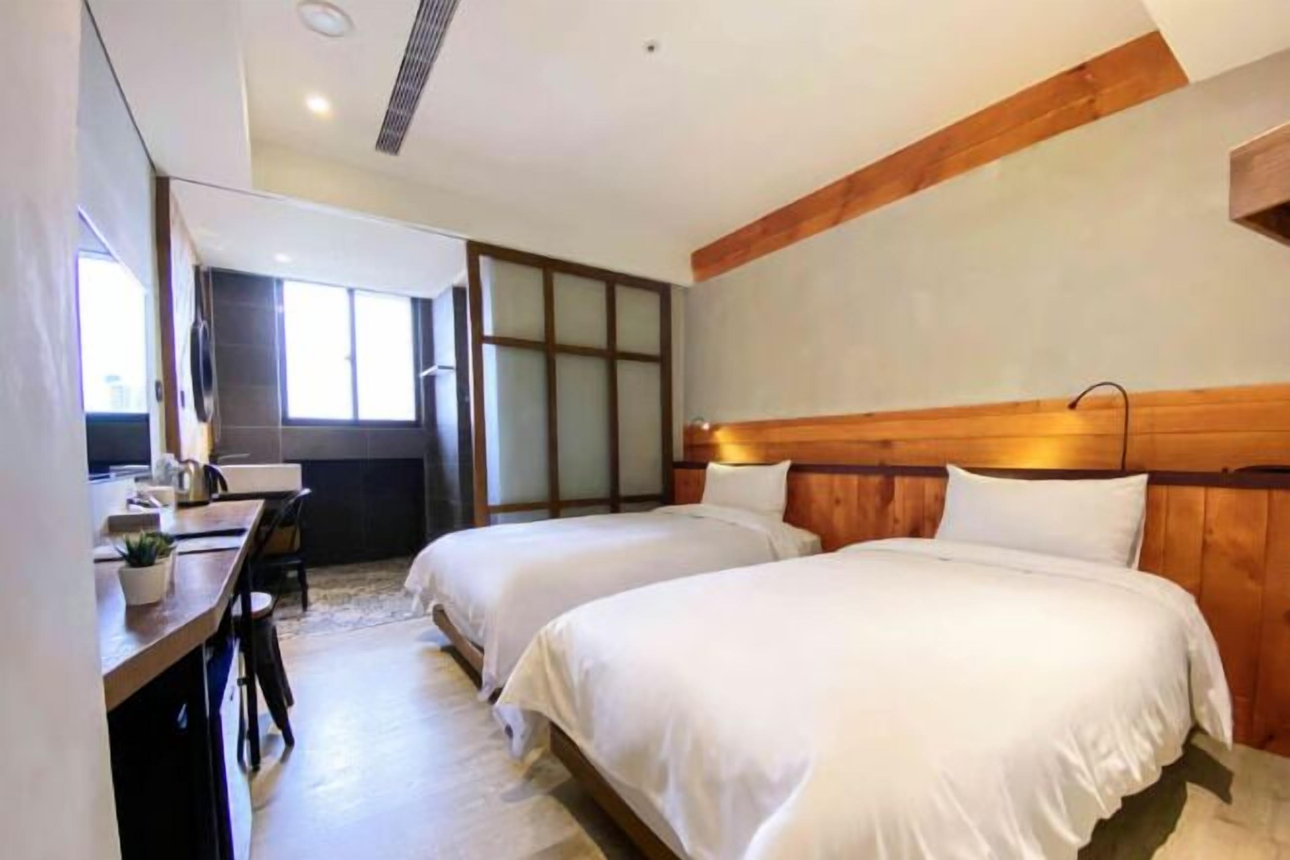 Down duvets, desk, blackout curtains, soundproofing