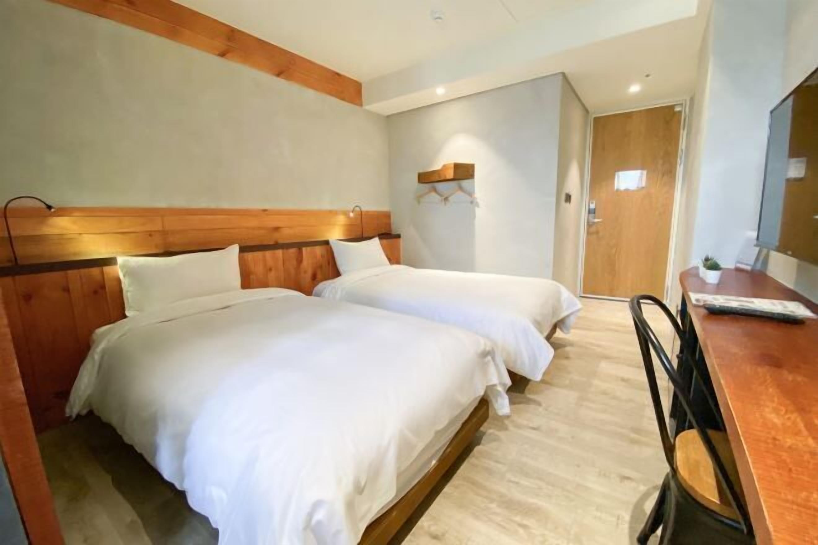 Down duvets, desk, blackout curtains, soundproofing