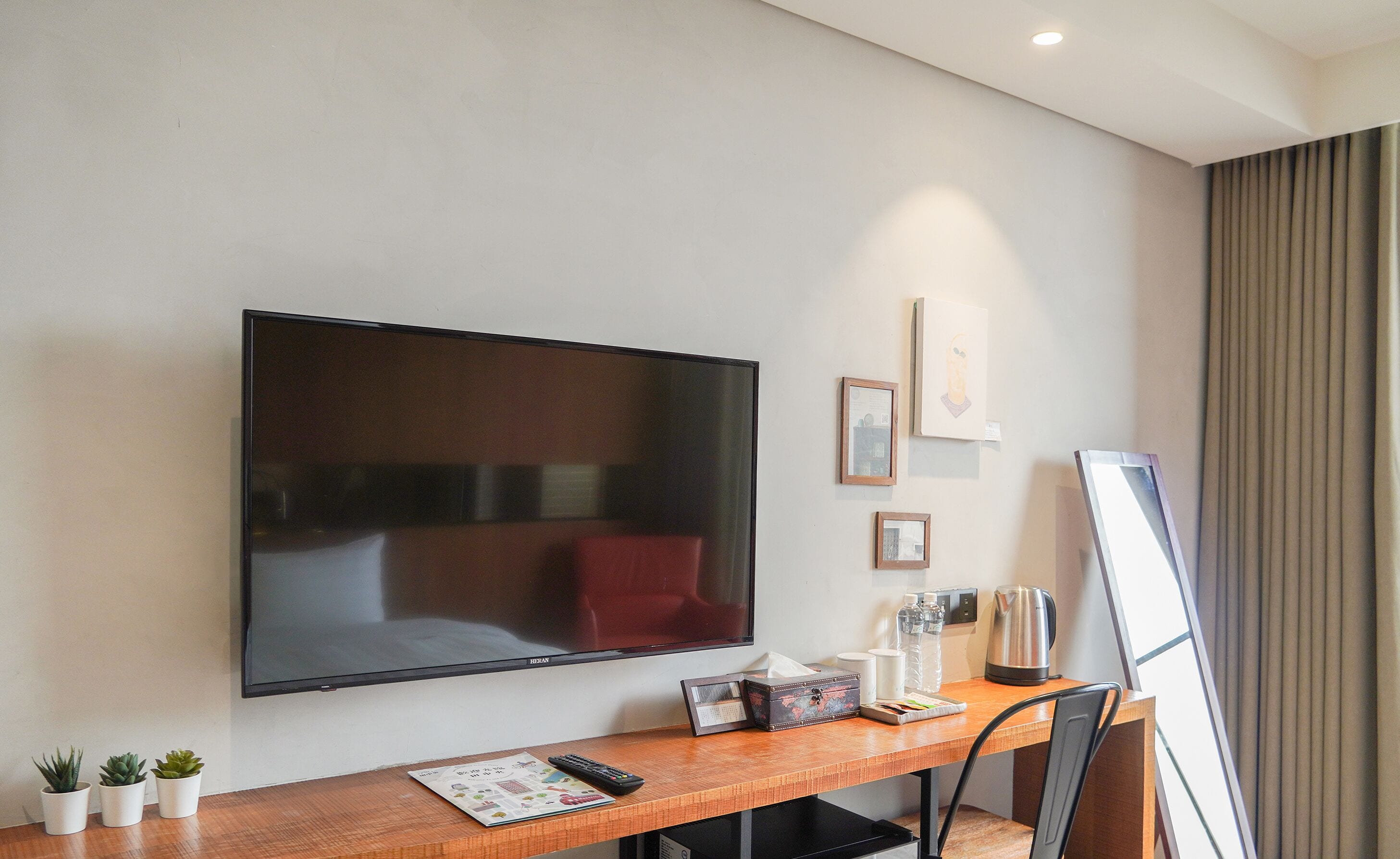 deluxe double room with parking coupon | 1 bedroom, down duvets, desk, blackout curtains