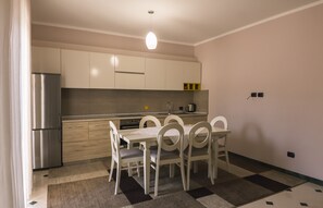 Premium bedding, minibar, in-room safe, desk - Hotel Pandora Residence (Tirana)