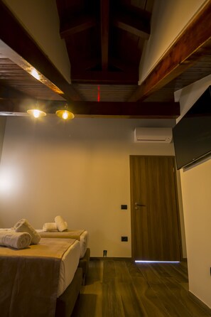 Deluxe Twin Rom with shared Terrace | Premium bedding, minibar, in-room safe, desk - Hotel Pandora Residence (Tirana)