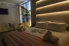 Premium bedding, minibar, in-room safe, desk - Hotel Pandora Residence (Tirana)