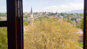 Tremannsrom – standard | 2 soverom, sengetøy av topp kvalitet, minibar og skrivebord