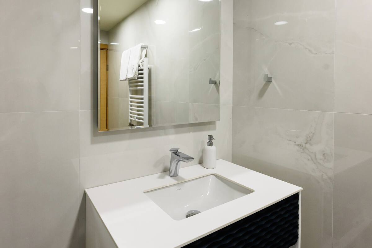 shower, free toiletries, hair dryer, bathrobes