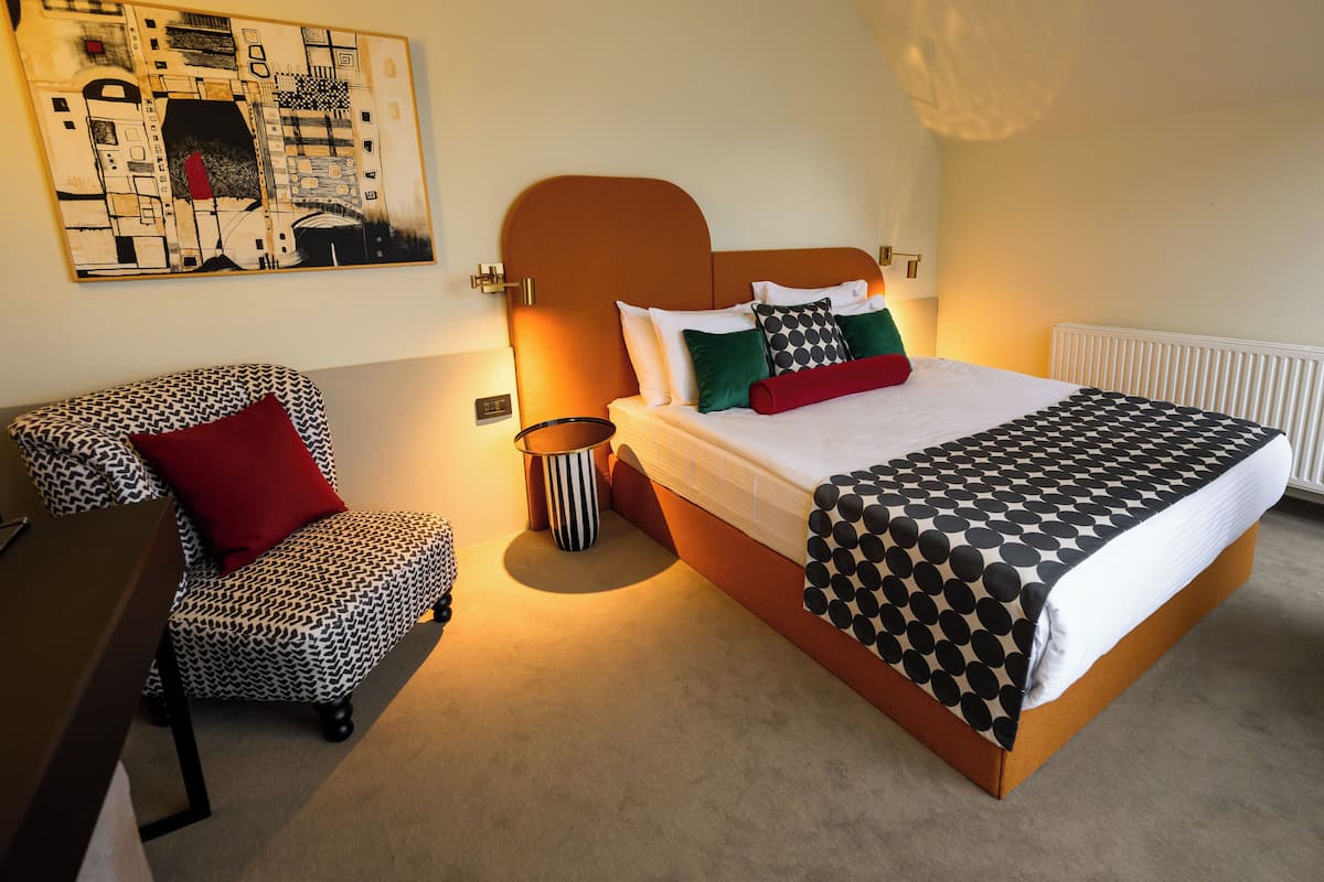 Superior tweepersoonskamer, 1 kingsize bed, balkon | 1 slaapkamer, luxe beddengoed, een minibar, een kluis op de kamer