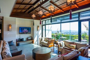 43-inch LCD TV with cable channels, TV, heated floors - Hualien AzureVILLA B&B (Ji'an)