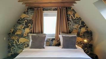 Family Room | Premium bedding, minibar, in-room safe, desk