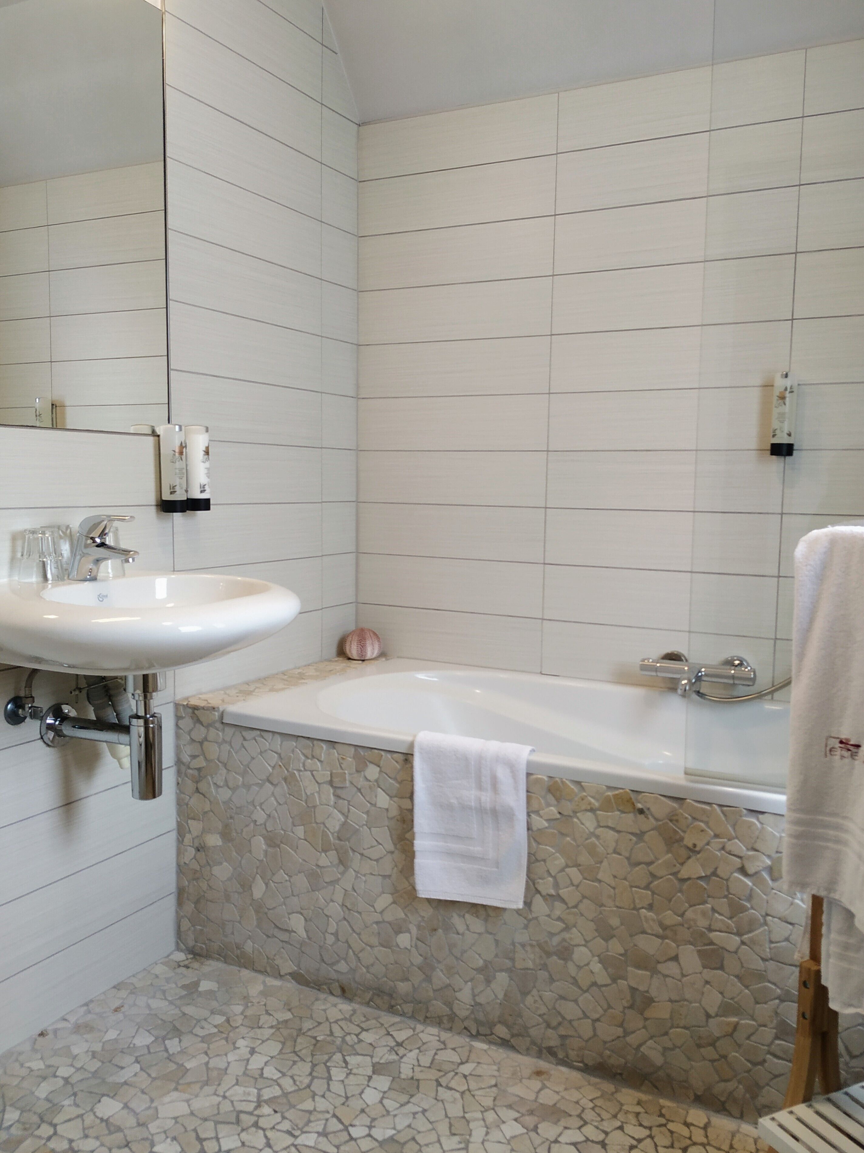 superior double room, 1 king bed | bathroom | free toiletries, hair dryer, towels