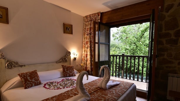 Premium Double Room, Ensuite (Con balcón 24 - 25) - Posada y Apartamentos Trebuesto de Guriezo (Guriezo)