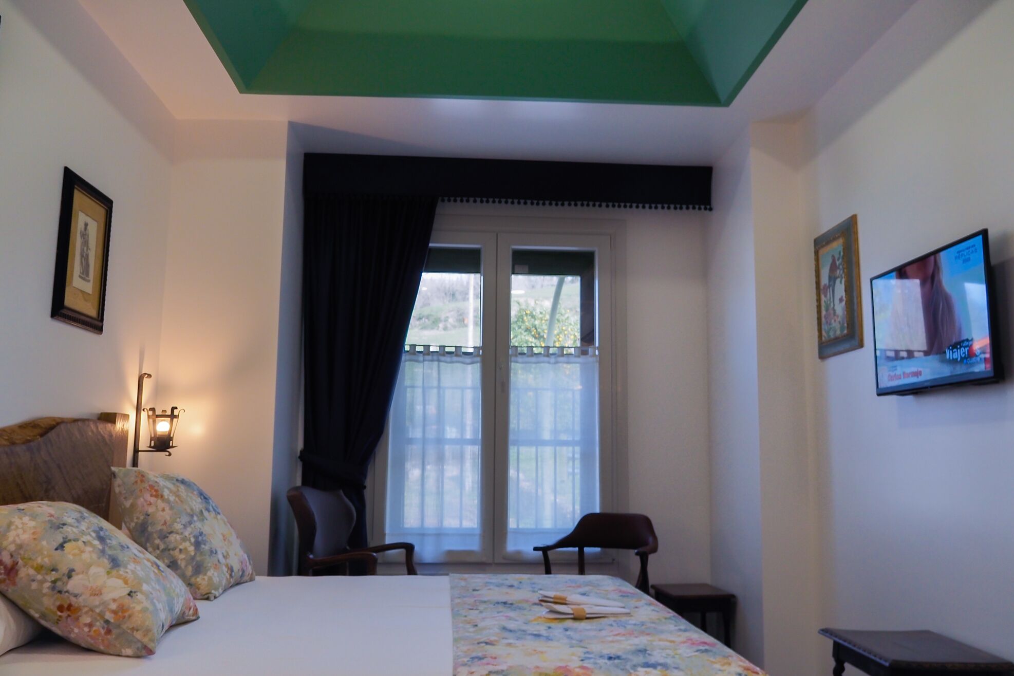 romantic apartment, ensuite (27) | balcony view