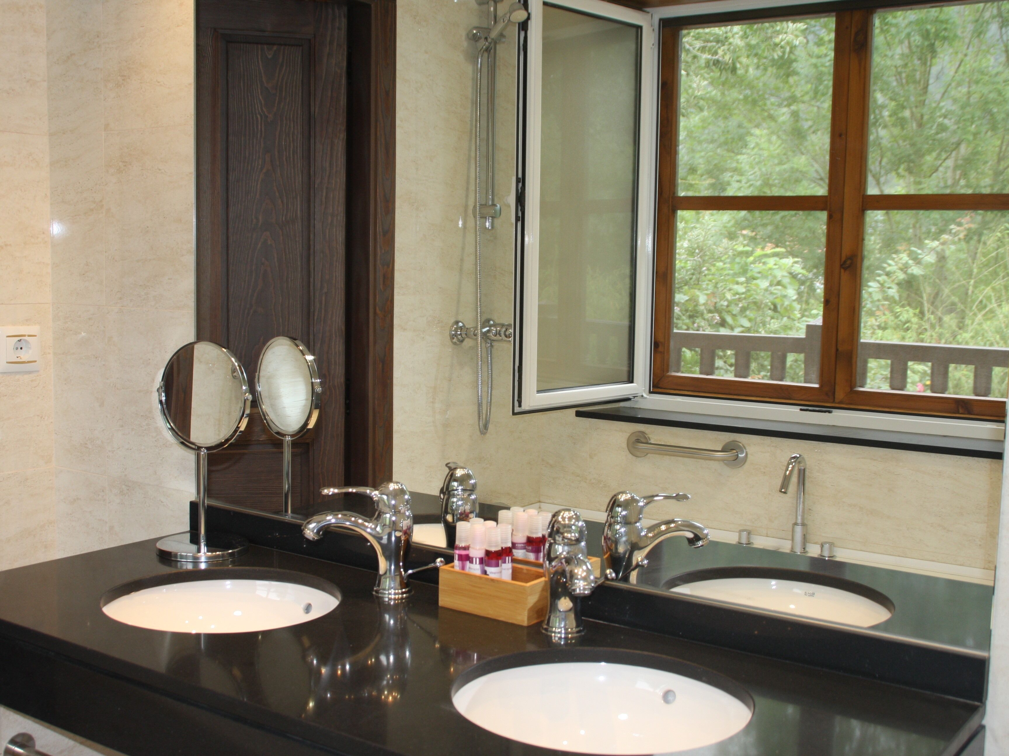 deluxe double room, ensuite (con balcón 21 -23) | bathroom