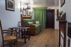 Lounge - Posada y Apartamentos Trebuesto de Guriezo (Guriezo)