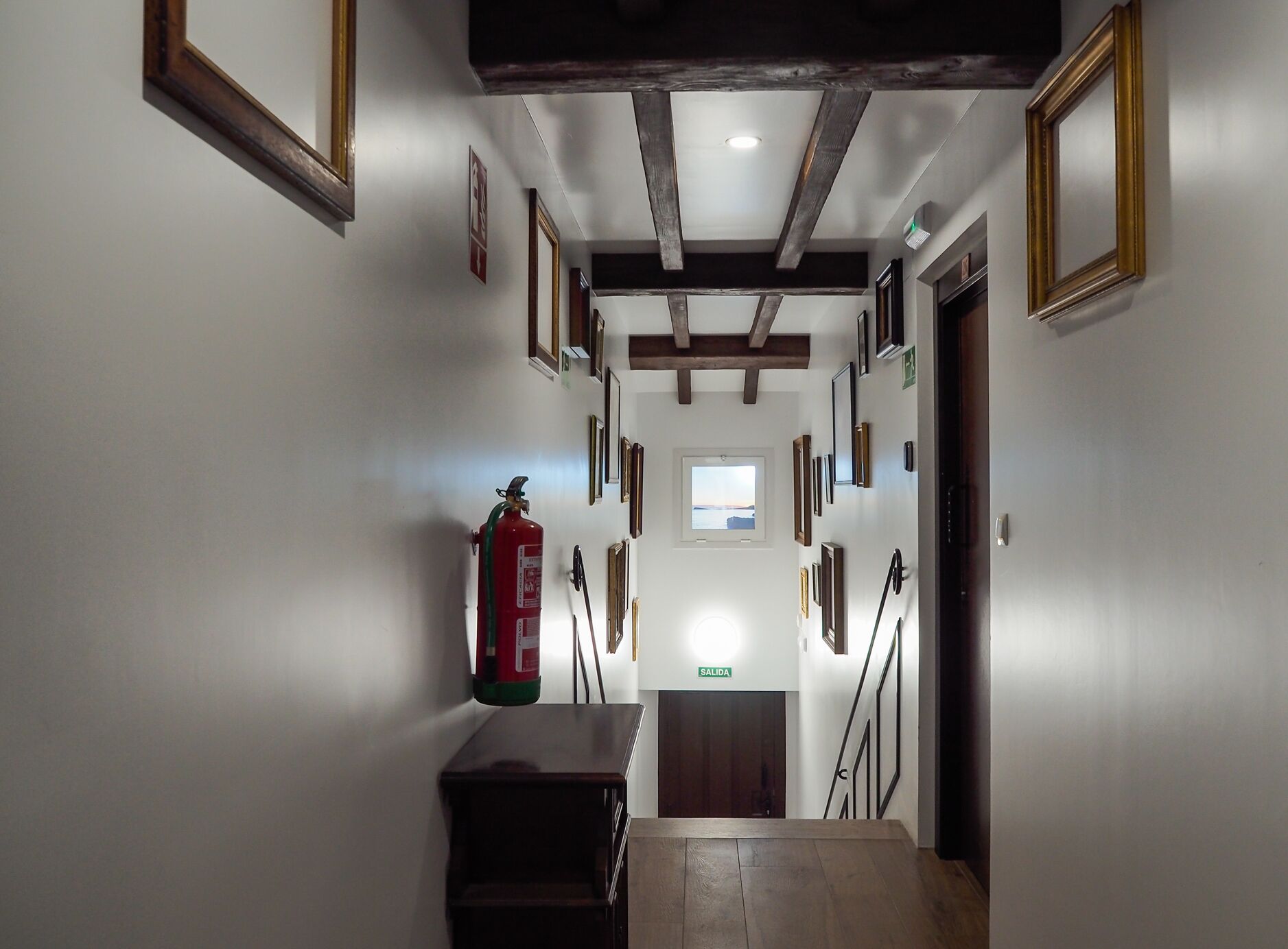 อพาร์ทเมนท์โรแมนติก, ห้องน้ำในตัว (27) | ภายใน