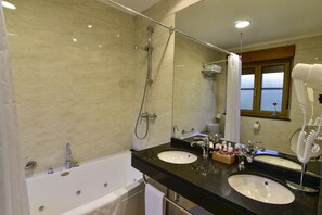 Quarto casal superluxo, suíte (22) | Banheiro