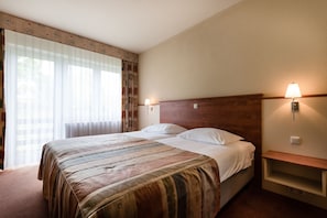 Comfort Double or Twin Room | Desk, free cribs/infant beds, rollaway beds, free WiFi