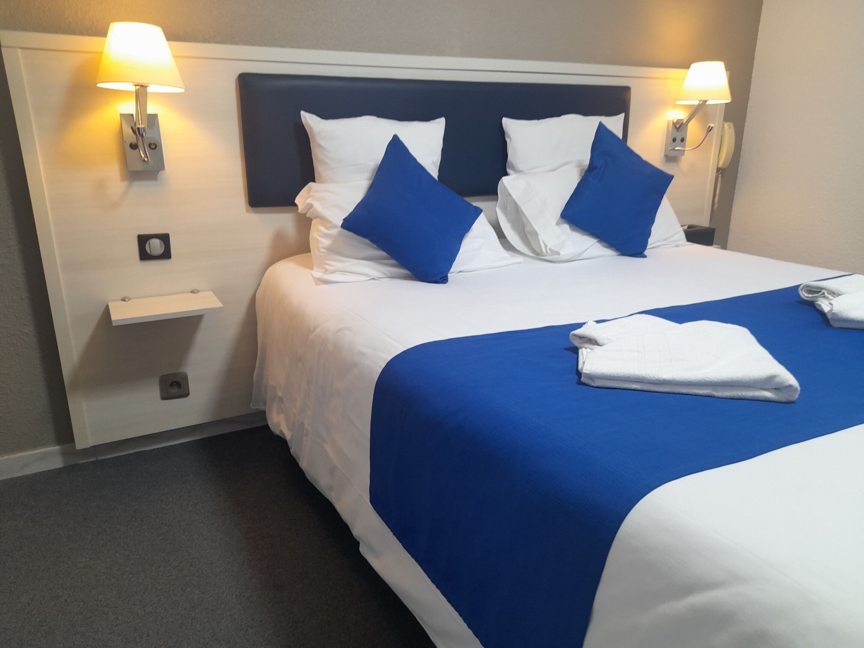 double room, private bathroom | 1 bedroom