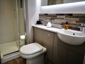 Quarto duplo, suíte (or Double room) | Banheiro