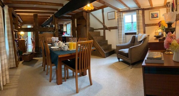 Dining - Yew Tree Cottage B&B (Leominster)