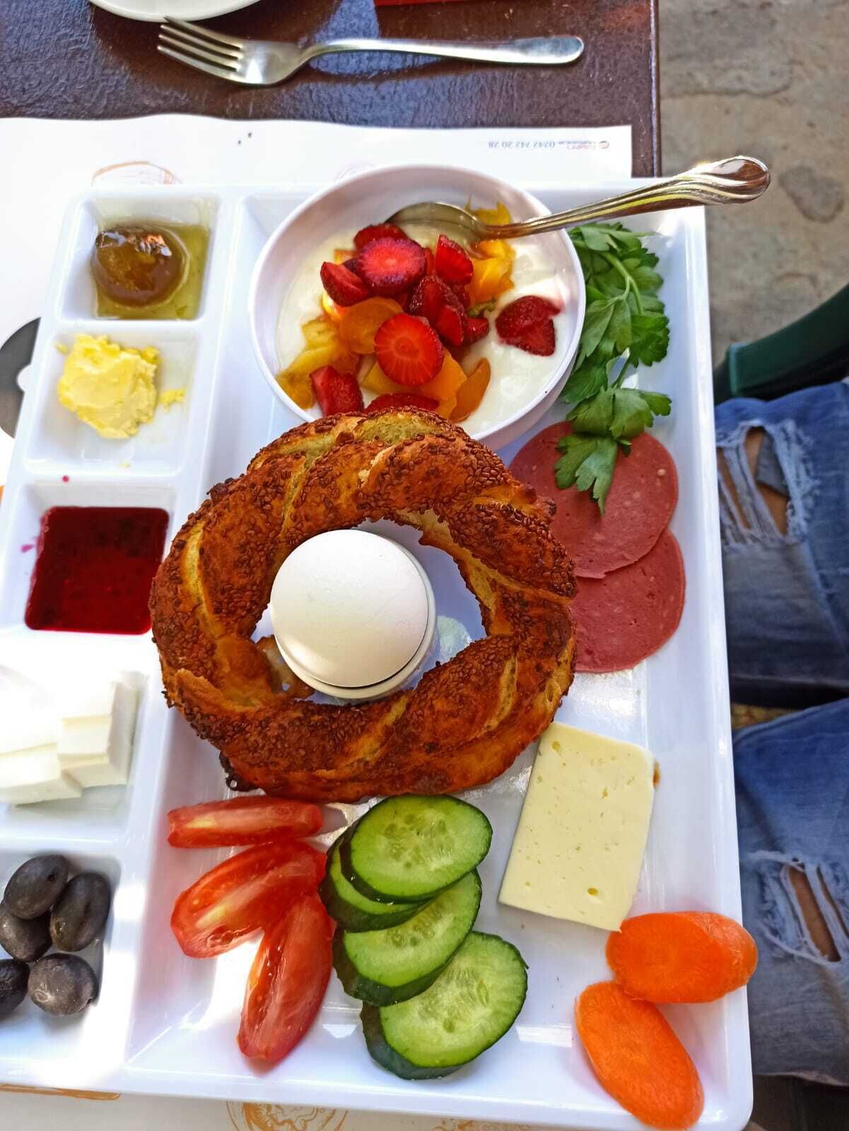 daily buffet breakfast (eur 2.50 per person)