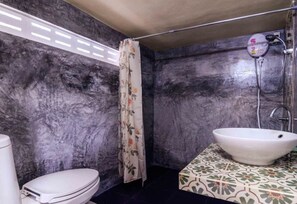 Free toiletries, towels