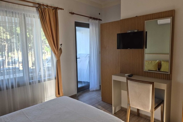 Double Room | Iron/ironing board, free cribs/infant beds, free WiFi