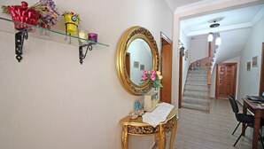 入住/退房自助服務機