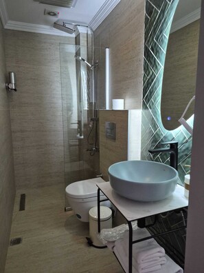 Triple Room | Iron/ironing board, free cribs/infant beds, free WiFi - Imbat Pansiyon (Bozcaada)
