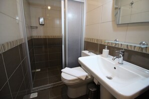 Double Room | Bathroom
