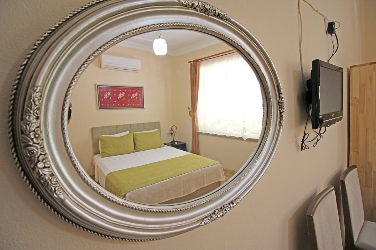 Double Room | Iron/ironing board, free cribs/infant beds, free WiFi