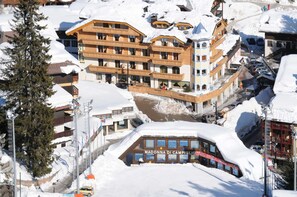 Front of property - Hotel Diana (Pinzolo)