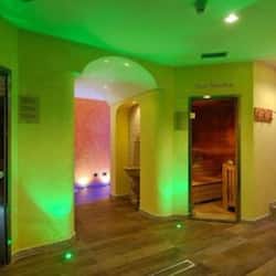 Sauna, hammam, hammam, gommages corporels, soins du visage