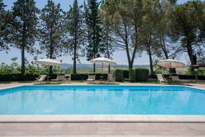 Outdoor pool, pool umbrellas, pool loungers - Azienda Agricola e Agriturismo Vallorsi (Terricciola)