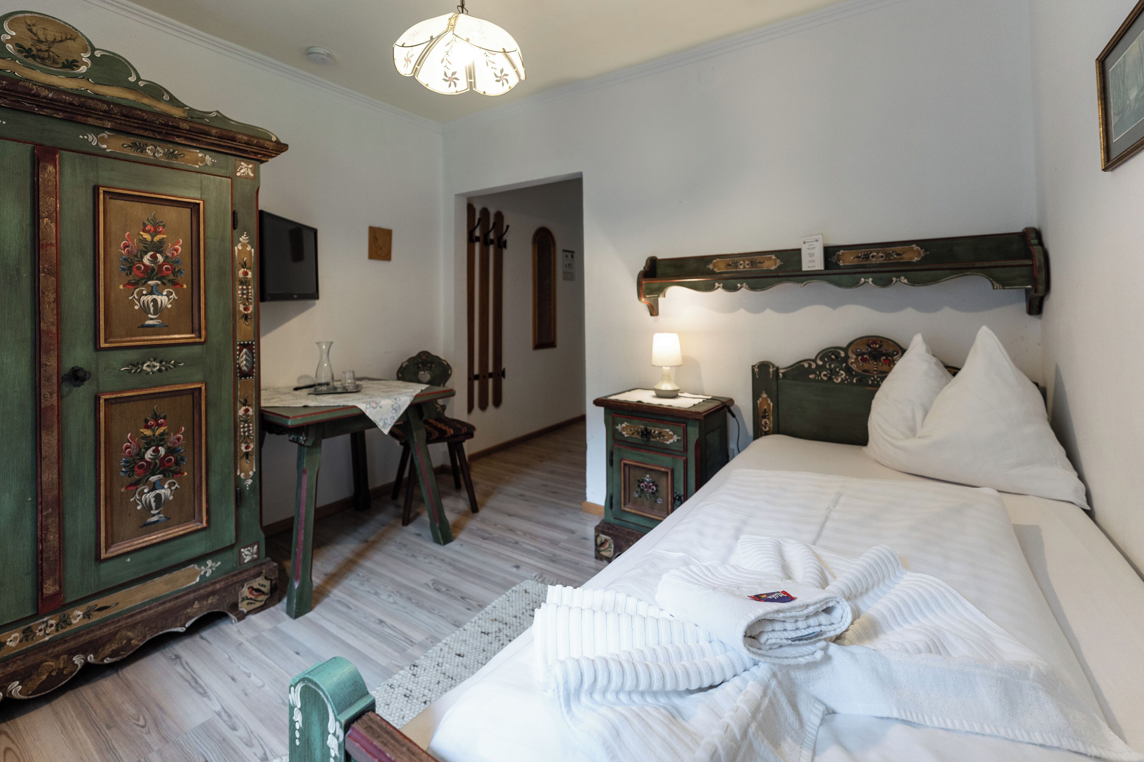 Einzelzimmer, Balkon | Schreibtisch, Babybetten, kostenloses WLAN, Bettwäsche