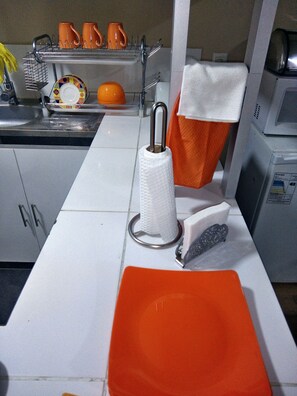 尊荣公寓, 厨房 | 私人厨房 | 大冰箱、微波炉、烤箱、炉灶